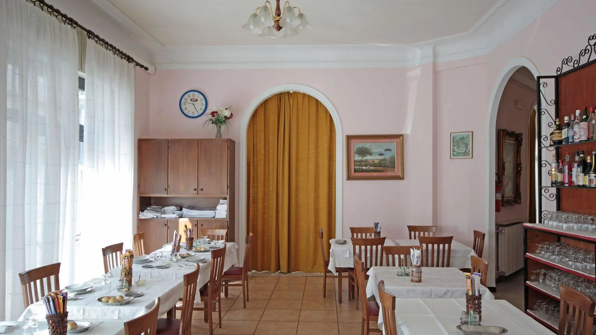 Hotel Mignon 50 Mt Dalla Spiaggia E Dall'Isola Pedonale Alassio